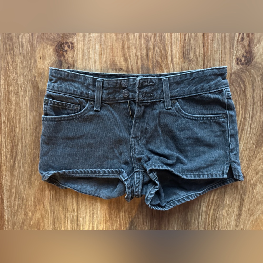 Levi’s Size 27 shorts